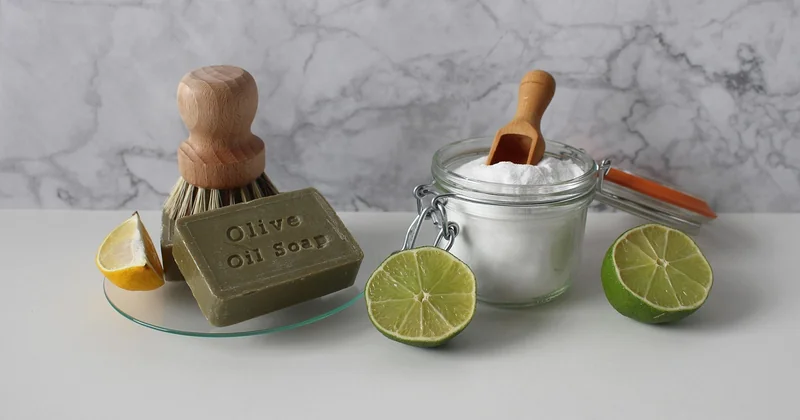 Citron, ail, bicarbonate : des pratiques à manier avec prudence